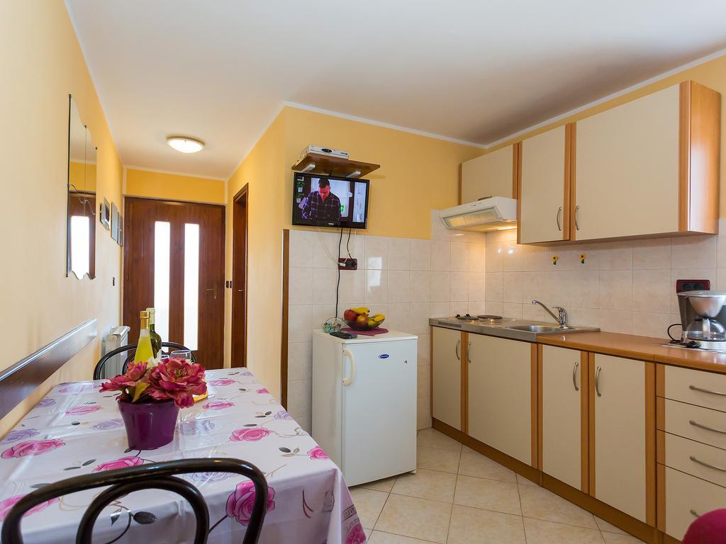 Apartments Davorka Пореч Екстериор снимка